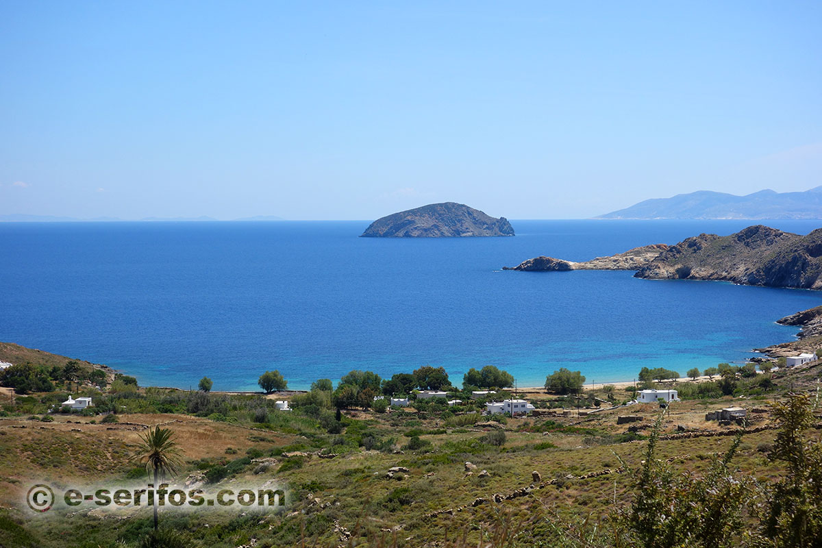 Η παραλία του Άη Γιάννη όπως φαίνεται από τον δρόμο