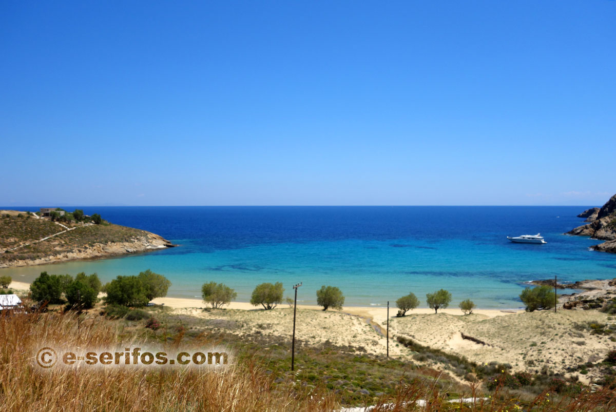 Η παραλία του Ψιλή Άμμος όπως φαίνεται από τον δρόμο