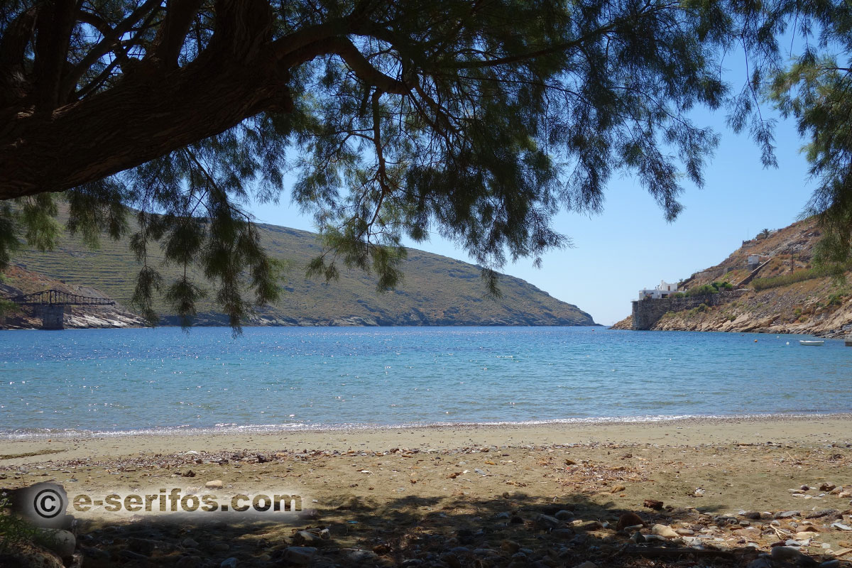 Η παραλία Μεγάλο Λιβάδι στη Σέριφο