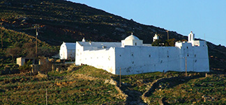 Le château-monastère de Tachiarches