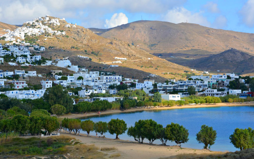 Η παραλία Λιβαδάκια στη Σέριφο