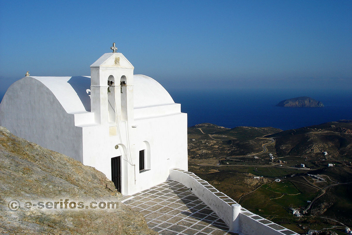 Εκκλησάκι στο κάστρο της Χώρας στη Σέριφο