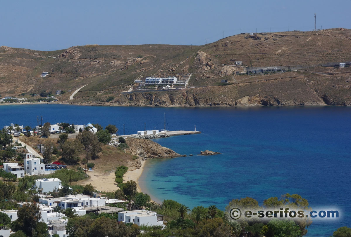 Η παραλία στον οικισμό Λιβαδάκια