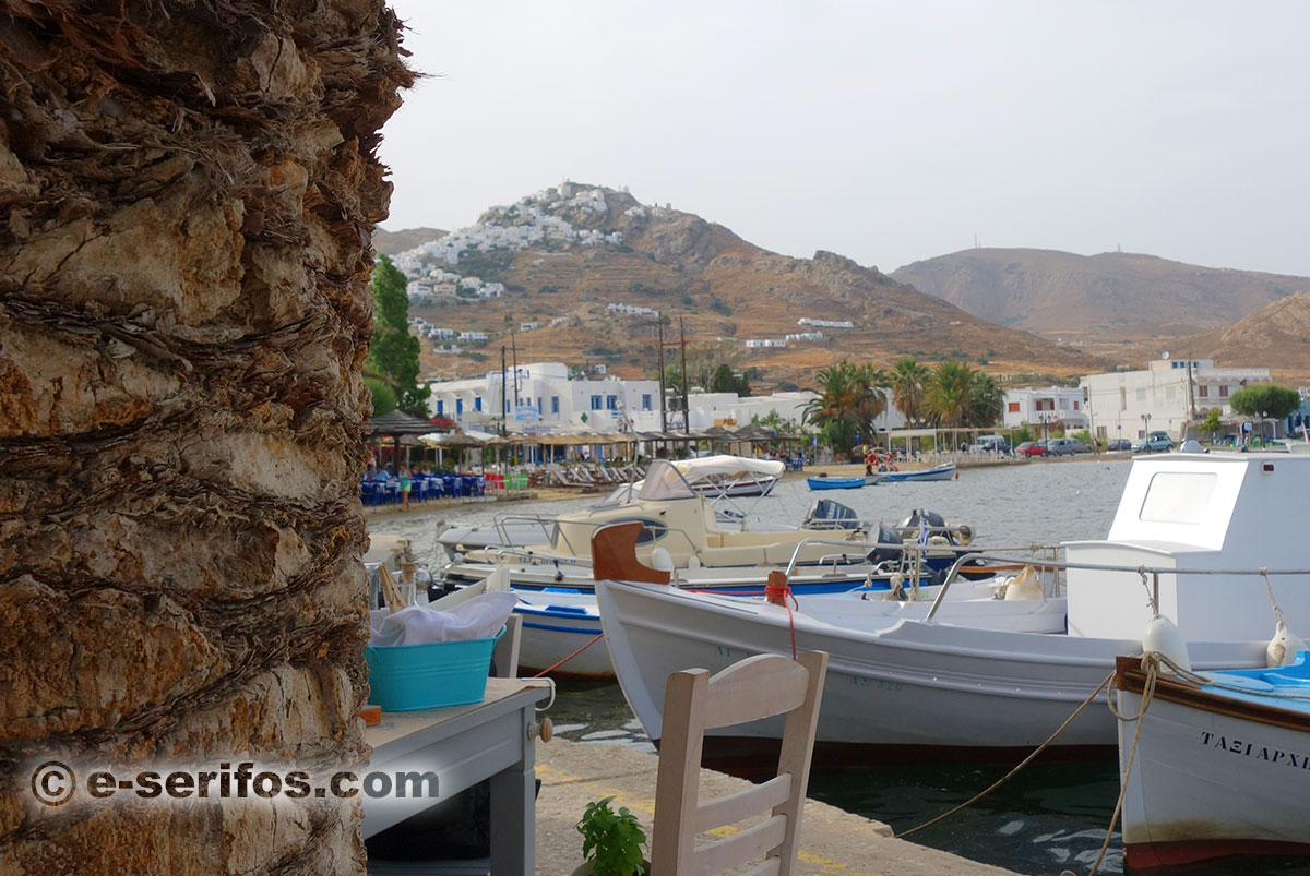 Παραθαλάσσιο ταβερνάκι στο Λιβάδι της Σερίφου
