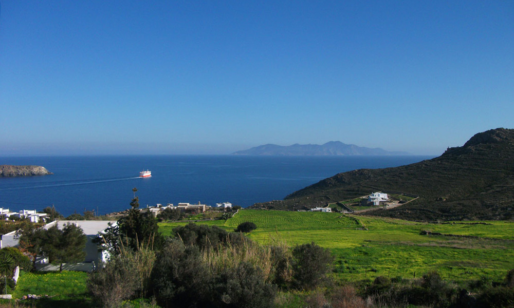 Θέα στη θάλασσα και στον κάμπο από την περιοχή Ράμος
