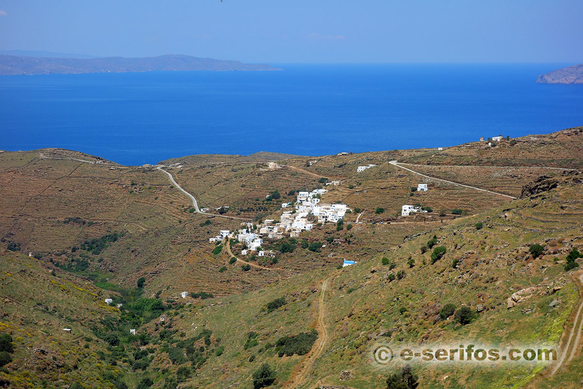 Ο αμφιθεατρικά χτισμένος οικισμός της Γαλανής